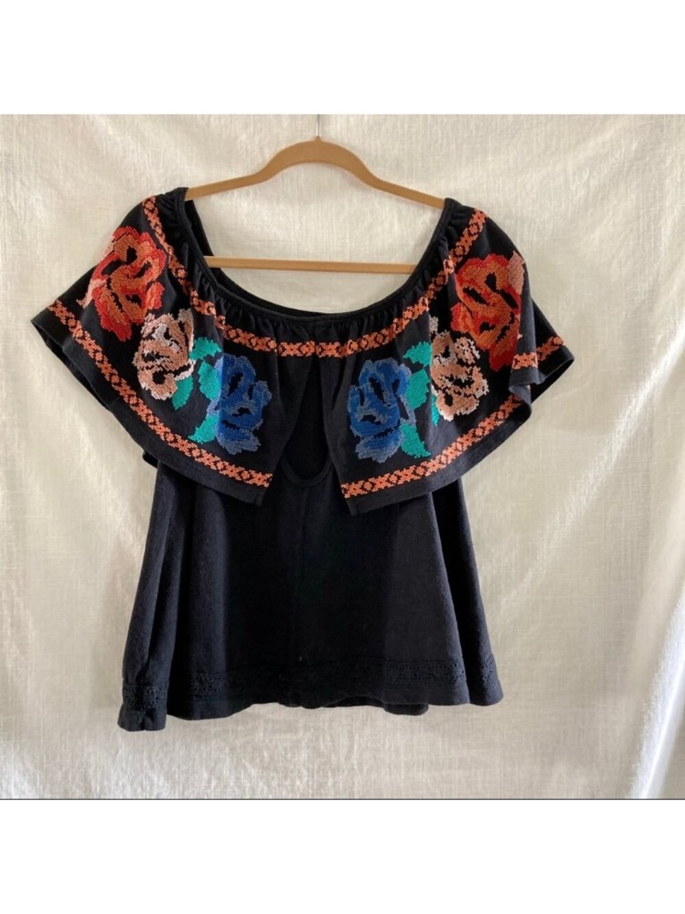 women off the shoulder top size Med - Picture 2 of 4